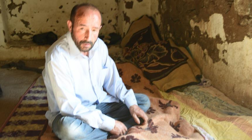 Eşi ve çocukları tarafından terk edilen adamın dramı yürek burktu