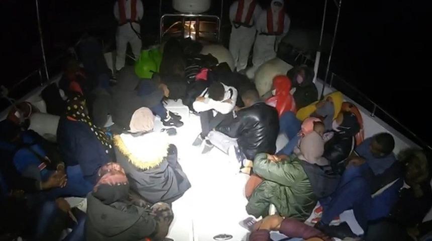 Didim a&ccedil;ıklarında 28 d&uuml;zensiz g&ouml;&ccedil;men kurtarıldı