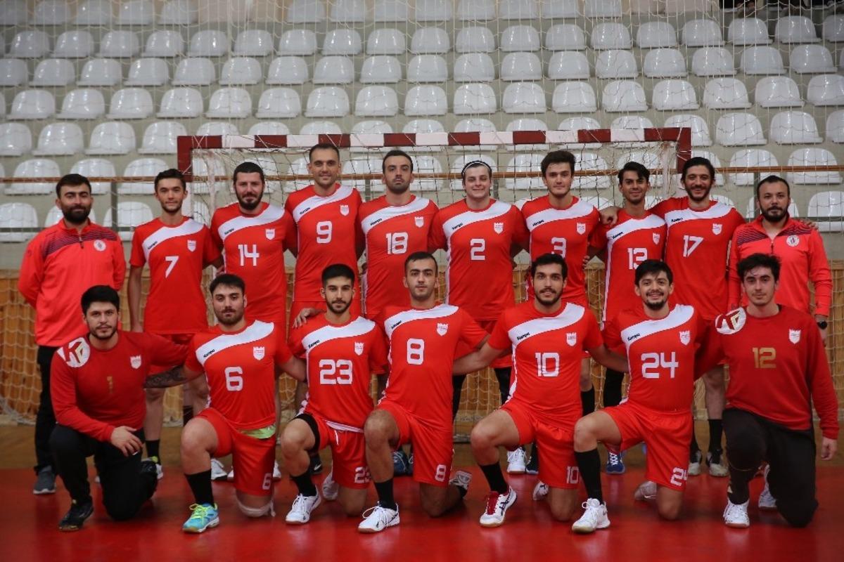 &Uuml;mraniye Belediyesi Hentbol Takımı ikinci lige y&uuml;kseldi