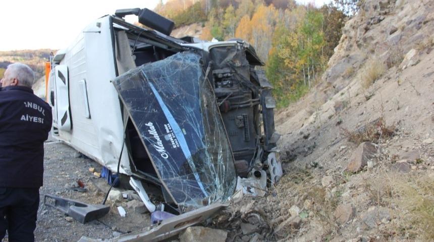 İş&ccedil;i servisi devrildi 26 yaralı