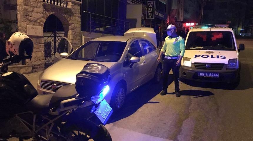 İzmir polisinden ka&ccedil;an otomobili Kuşadası polisi yakaladı