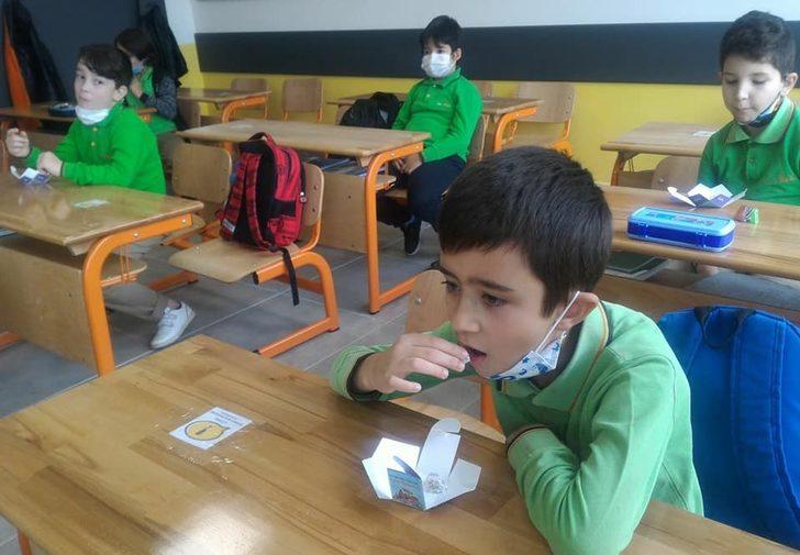 Teneffüste öğrencilerin ağızları ’Afyon Lokumu’ tatlandırdı G2