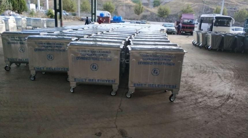 Emet Belediyesi 100 adet çöp konteyneri satın aldı