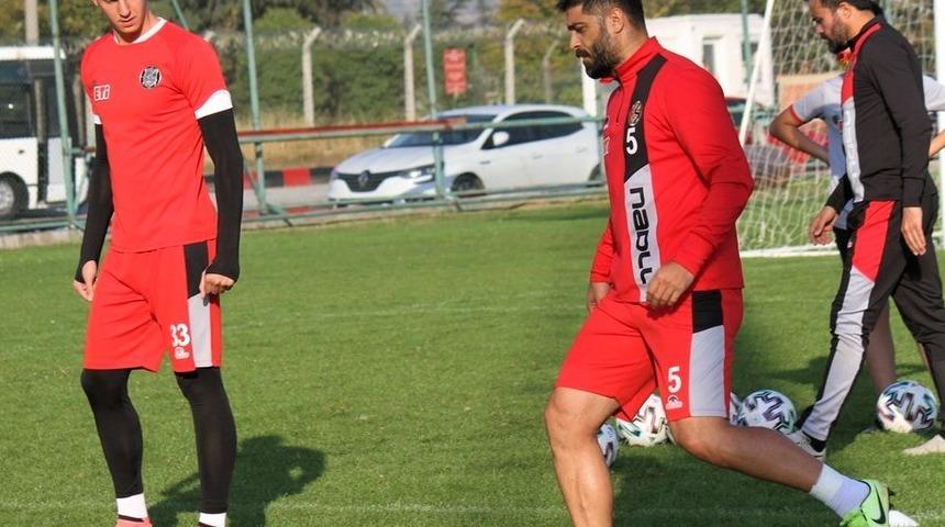 Eskişehirspor pas ve şut &ccedil;alıştı
