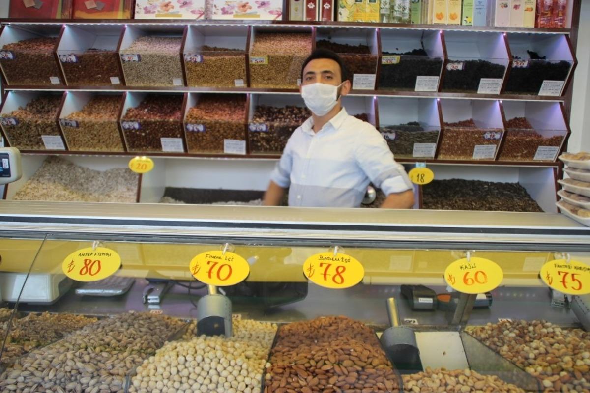 Dolardaki artış kuruyemiş&ccedil;ileri vurdu