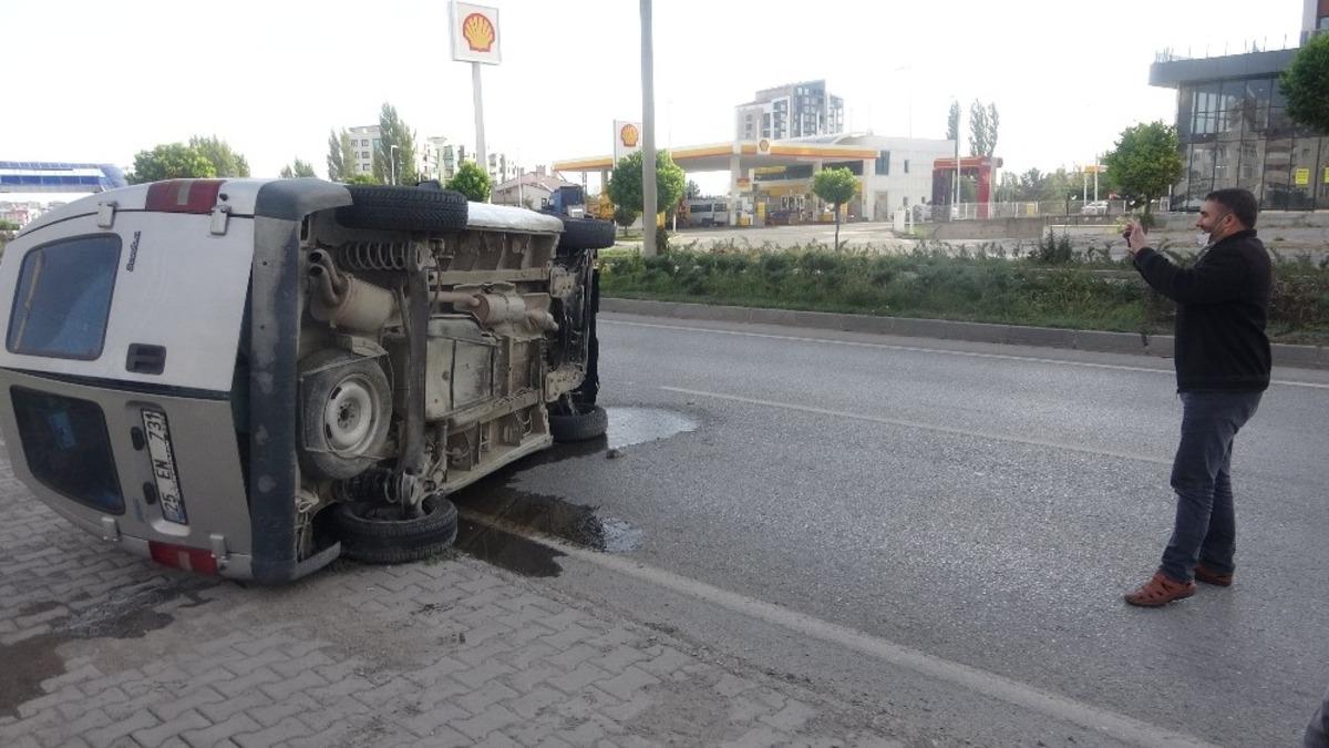 Kaza yapan ara&ccedil;tan burnu bile kanamadan &ccedil;ıktı