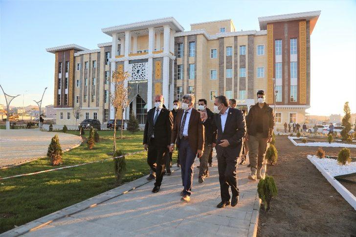 Vali Bilmez Tuşba Belediyesi yeni hizmet binasında incelemelerde bulundu G2