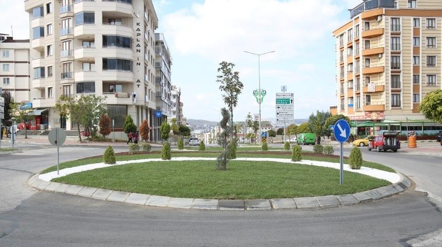 &Ccedil;ayırova&rsquo;da iki d&ouml;nel kavşağa d&uuml;zenleme