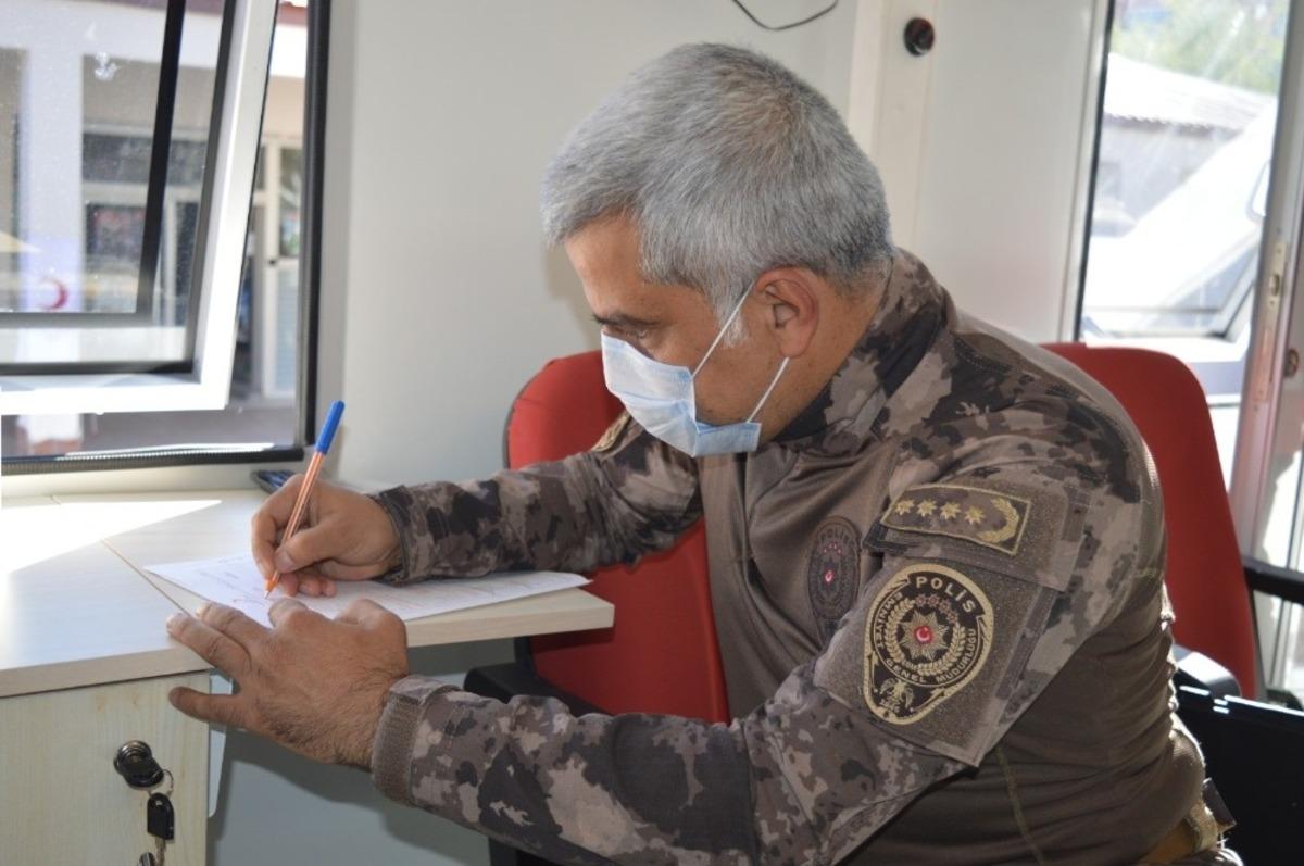 Ağrı Emniyet M&uuml;d&uuml;rl&uuml;ğ&uuml;&rsquo;nden Kızılay&rsquo;a kan bağışı