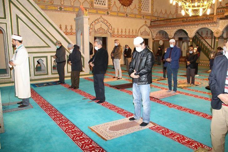 Nasreddin Hoca’nın torunları sabah namazında buluştu G1