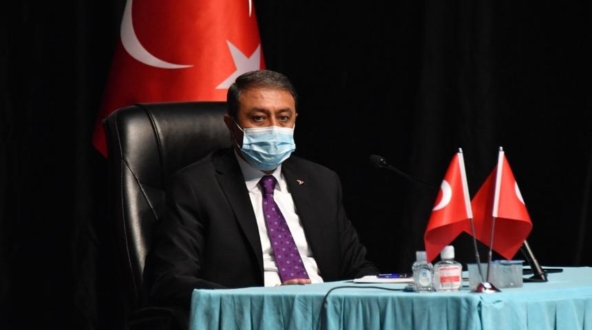 Vali vatandaşları salgına karşı mücadeleye çağırdı