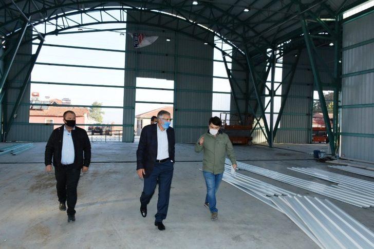 İnönü’de pazar yerinin dış cephe kaplama çalışmaları G3