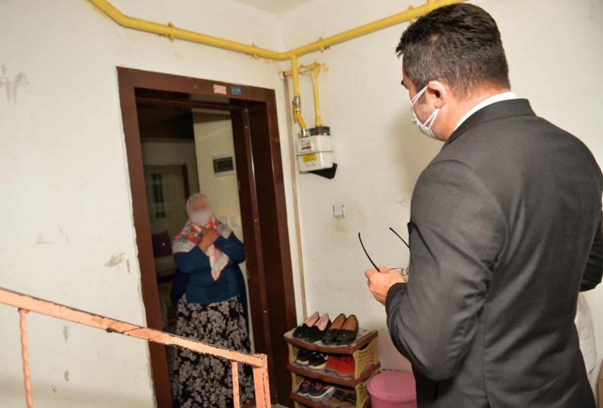 Vali Memiş karantinada olan vatandaşları ziyaret etti