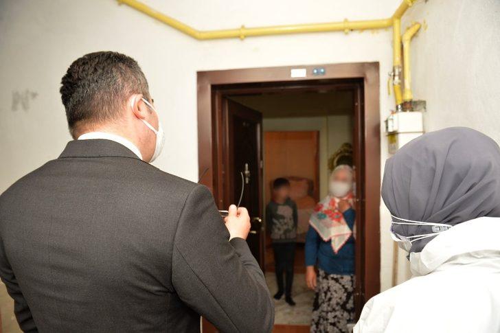 Vali Memiş karantinada olan vatandaşları ziyaret etti G3