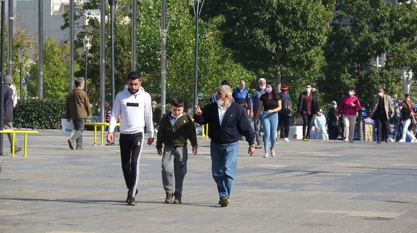 Vaka sayısının arttığı Bursa’da vatandaşların rahat davranışları tedirgin etti