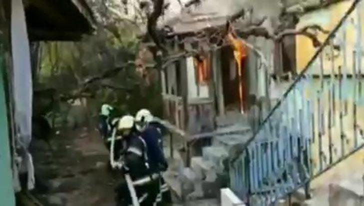 Metruk ev alevlere teslim oldu G1