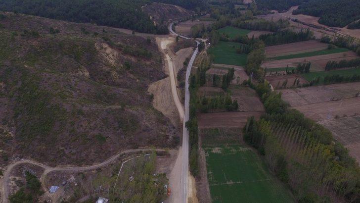 Gediz-Altıntaş yolu genişletme çalışmaları sürüyor G2