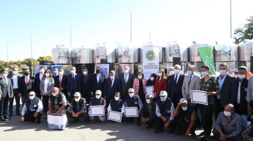 Gaziantep&rsquo;te s&uuml;t &uuml;reticisine 300 litrelik s&uuml;t soğutma tankı