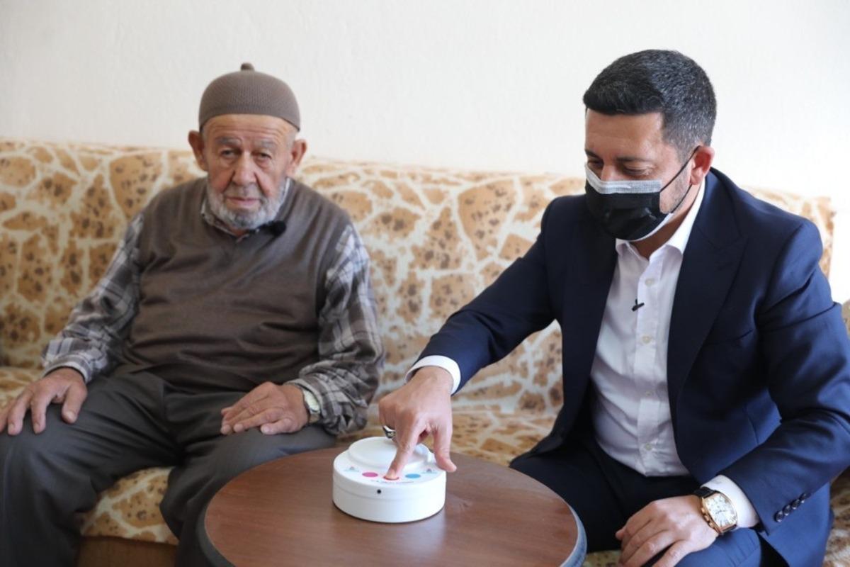 Acil Hayat Butonu ile kimsesiz yaşlılar g&uuml;vende