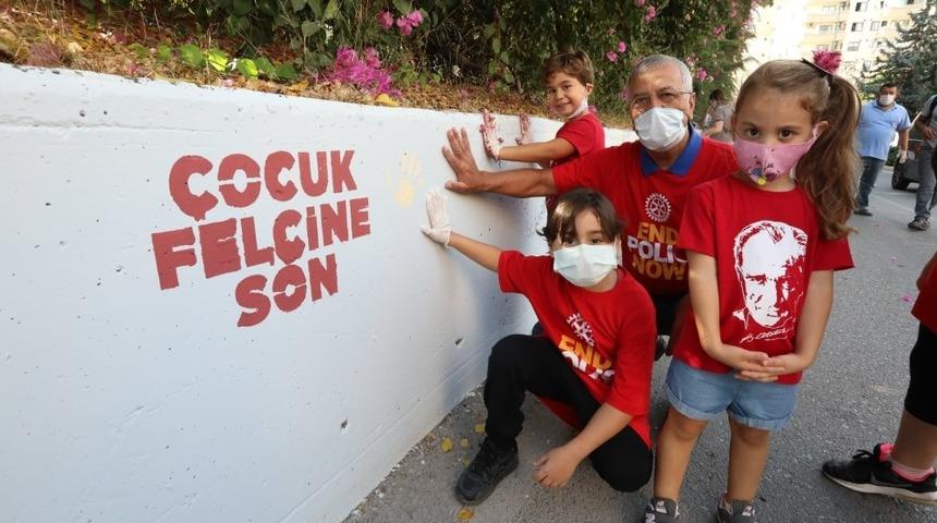 Çocuk felcine karşı farkındalık için duvar boyadılar