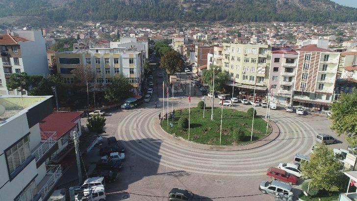 Gölmarmara’nın Prestij Caddesi’nde peyzaj çalışmaları başladı G2