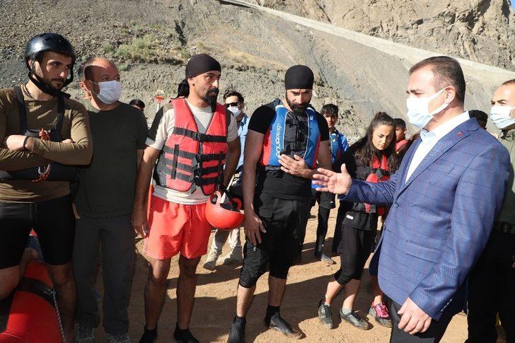 Vali Akbıyık’tan, rafting ekiplerine spor malzemesi desteği G2