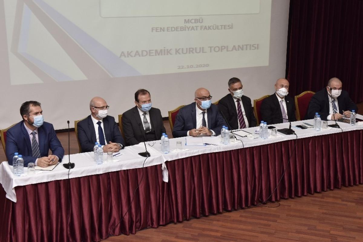 Rekt&ouml;r Ata&ccedil; Fen Edebiyat Fak&uuml;ltesinde incelemelerde bulundu