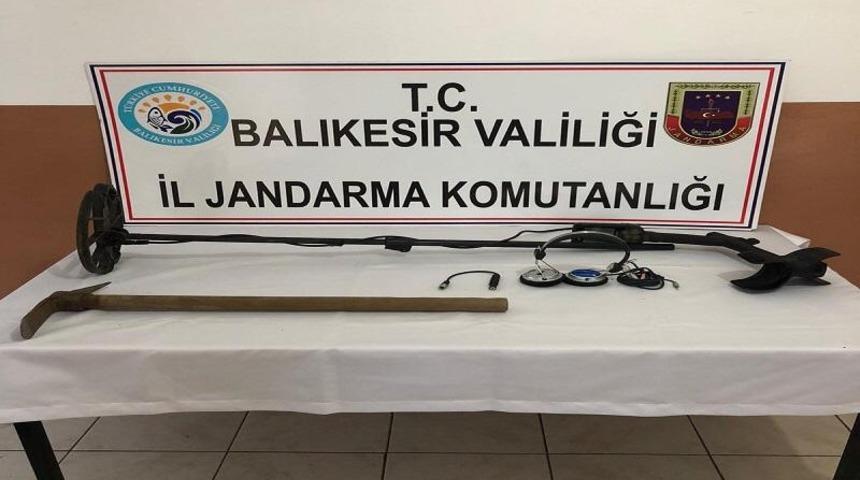 Erdek’te kaçak kazı yapan şahıs yakalandı