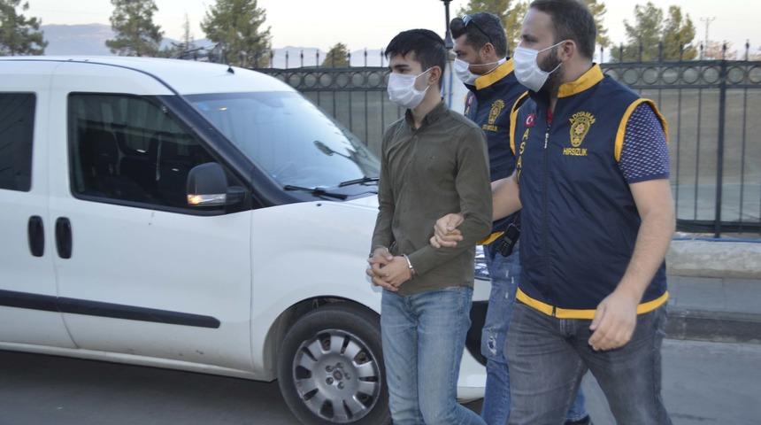 Adıyaman'da d&uuml;ğ&uuml;nde sahte altını ger&ccedil;ek altınla değiştiren ş&uuml;pheli tutuklandı