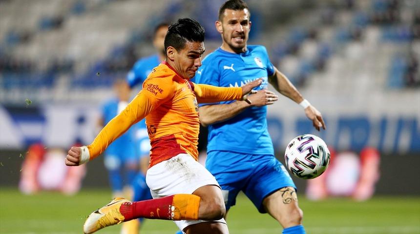 Falcao kırmızı gördü, bir ilki yaşadı!