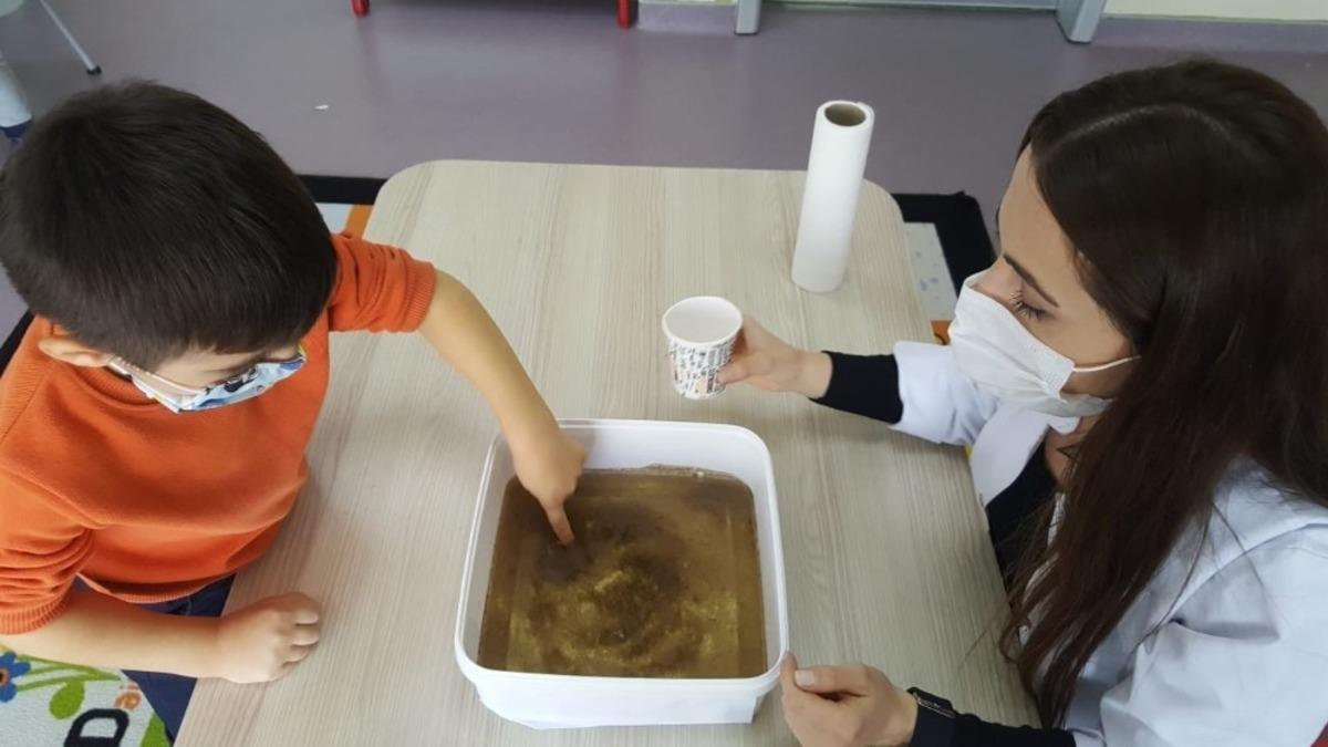 Sosyal mesafeli yaşamı etkinliklerle &ouml;ğreniyorlar