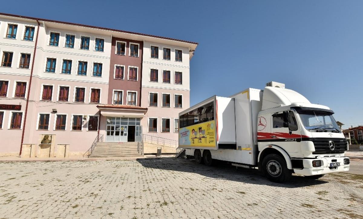 Karatay &ldquo;Mobil EBA Destek Noktası&rdquo; projesi hayata ge&ccedil;ti