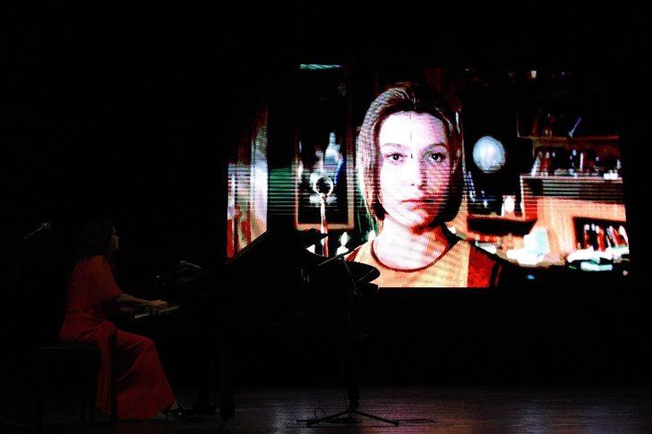 Anjelika Akbar’la ikinci yıl kutlaması G3