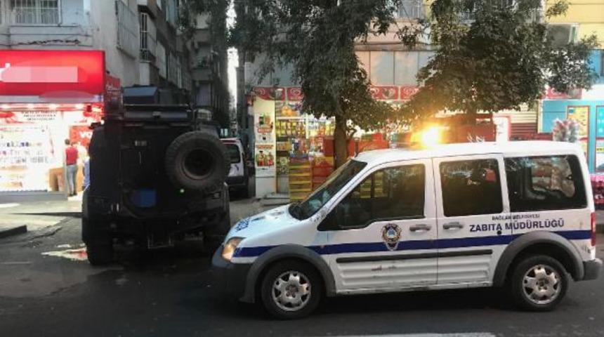 Koronavirüslü kişi, kavga ettiği komşusunun çocuğuna tükürdü