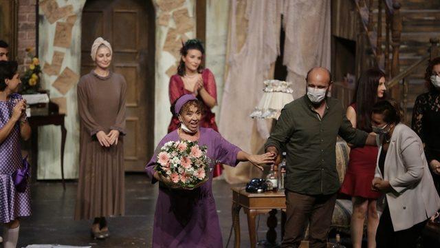 Kadife Çiçekleri oyunu seyirciyle buluştu