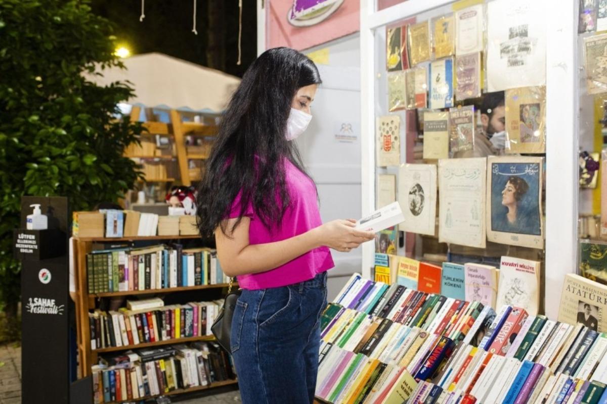 Kepez&rsquo;in Sahaf Festivali&rsquo;ne yoğun ilgi