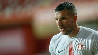 Podolski, yeni sezonda ilk golünü Başakşehir'e attı