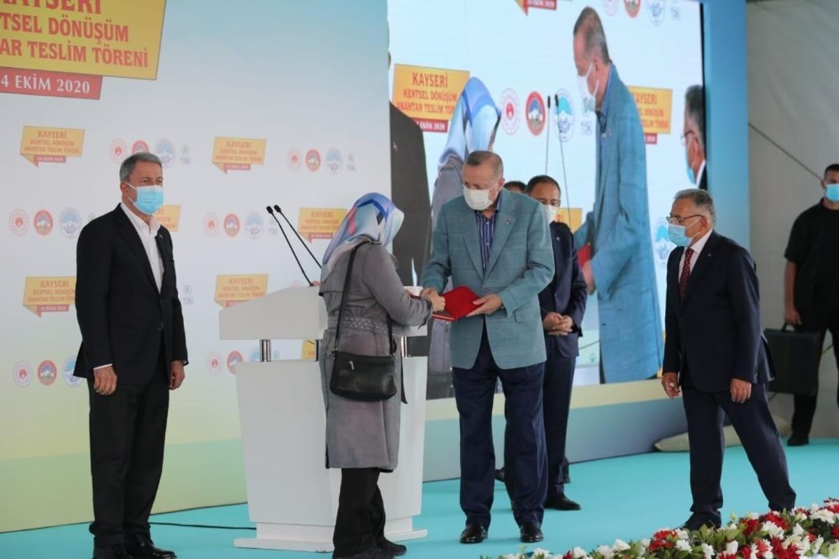 Kocasinan&rsquo;da kentsel d&ouml;n&uuml;ş&uuml;m projeleri mutluluğa d&ouml;n&uuml;ş&uuml;yor