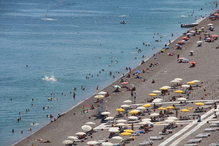 Antalya Şehir Tiyatroları "Kadife Çiçekleri" oyununu sahneledi G1