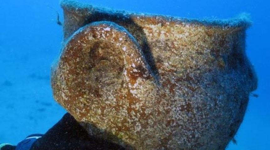 Bilim insanları, deniz dibinde yaklaşık 4 bin yıllık eserlere ulaştı