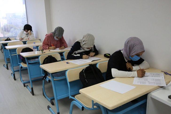 Hedefleri için ilk deneme sınavına girdiler G1