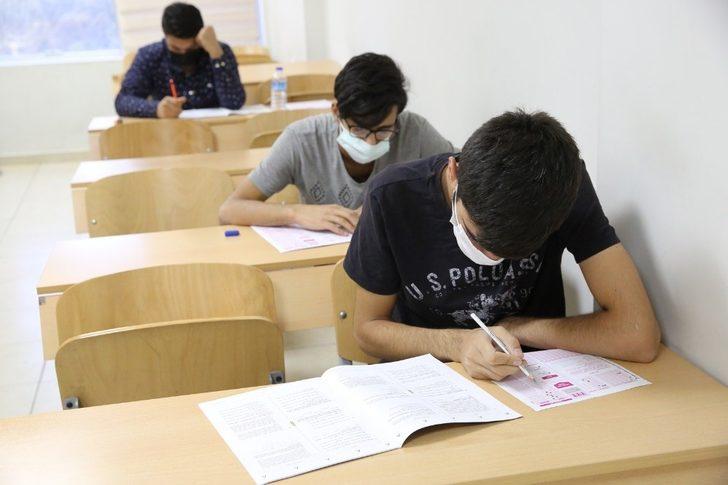 Hedefleri için ilk deneme sınavına girdiler G4