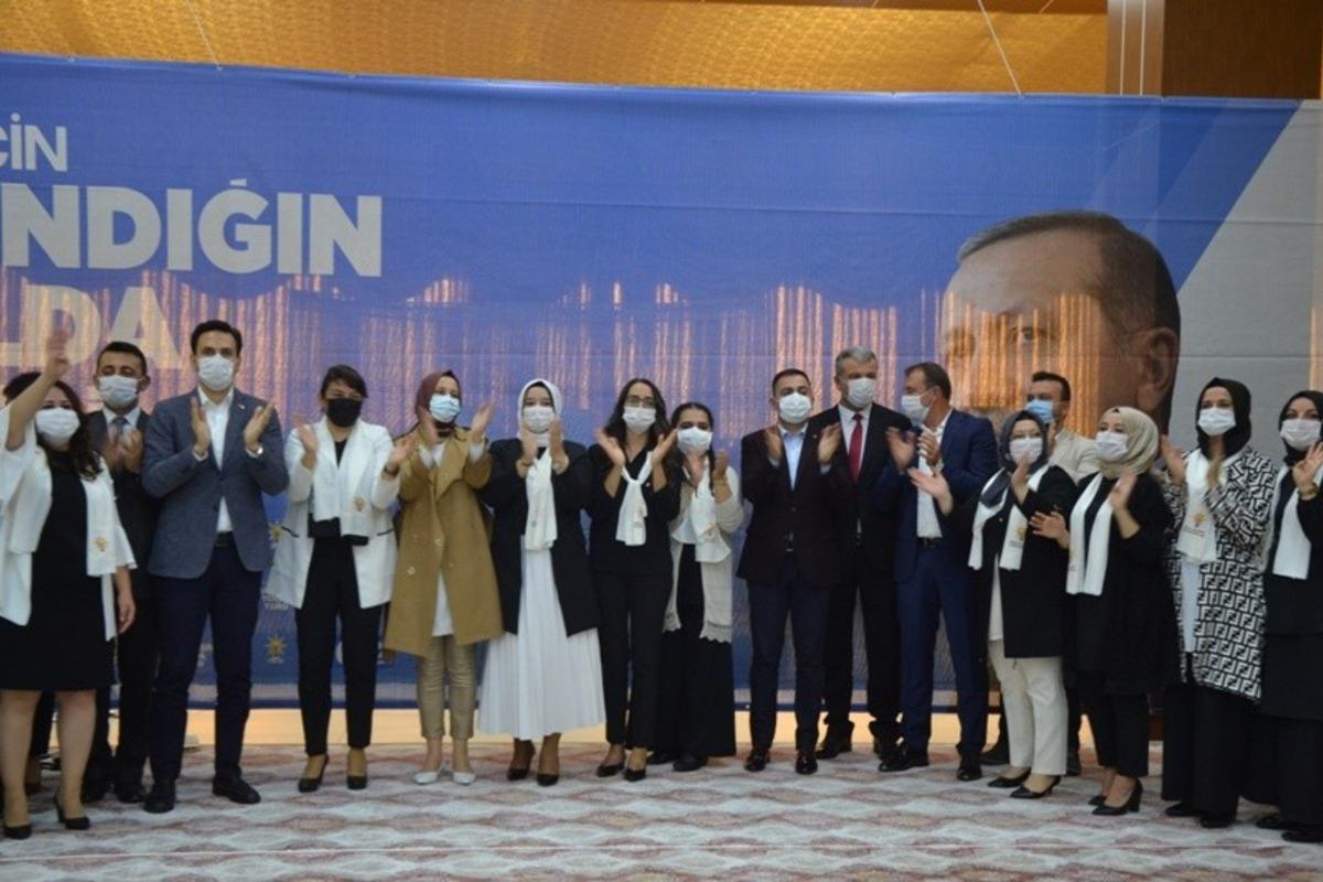AK Parti Biga Kadın Kolları Başkanı Nesrin Sirkeci oldu
