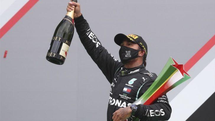 Lewis Hamilton Formula 1’de Michael Schumacher’in birincilik rekorunu kırdı
