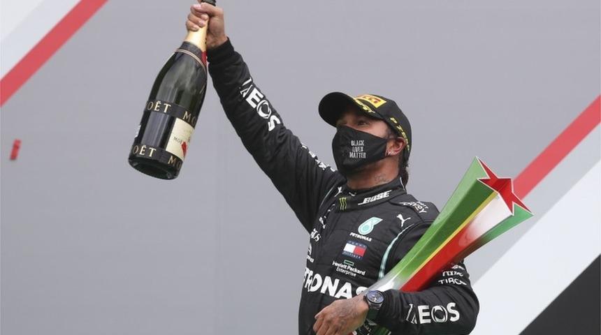 Lewis Hamilton Formula 1&rsquo;de Michael Schumacher&rsquo;in birincilik rekorunu kırdı