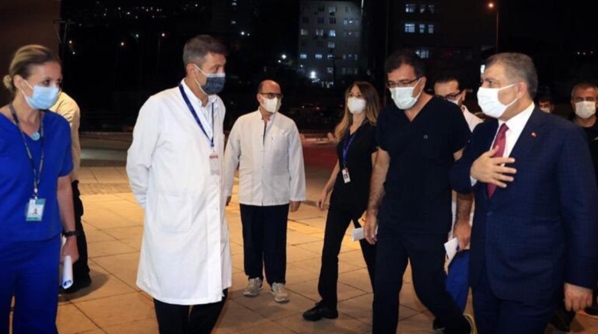 Bakan Koca'dan İstanbul'da toplantı trafiği