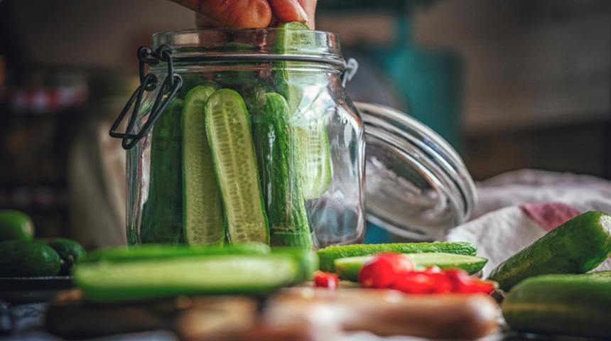 Turşu mu öldürdü? 3 gün boyunca anne ve babalarının cesediyle yaşadılar