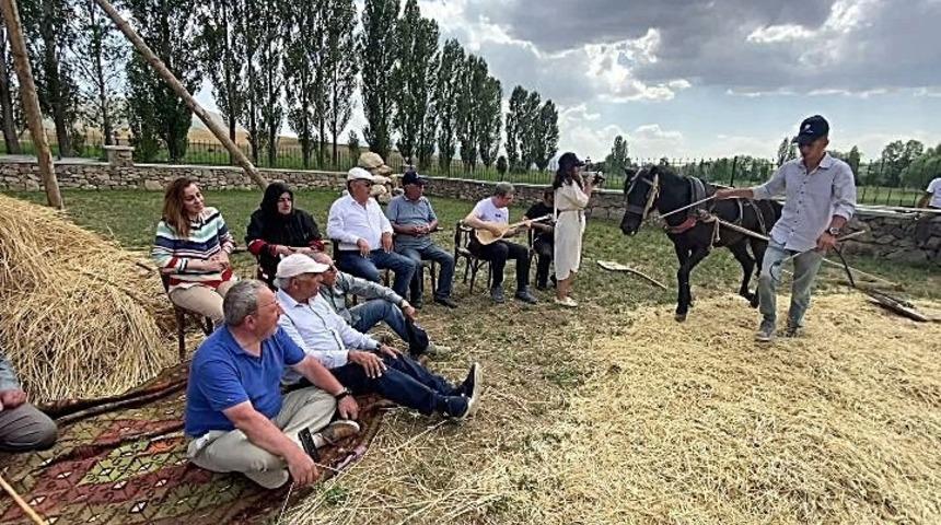 Bayburt&rsquo;taki T&uuml;rkiye&rsquo;nin en b&uuml;y&uuml;k a&ccedil;ık hava m&uuml;zesi turizm sezonunda 12 bin ziyaret&ccedil;iyi ağırladı