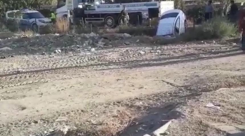 Kontrolden &ccedil;ıkan ara&ccedil; sulama kanalına u&ccedil;tu: 1 yaralı