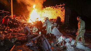 Ateşkes 5 dakika sürdü! Aliyev kameraların karşısına geçti